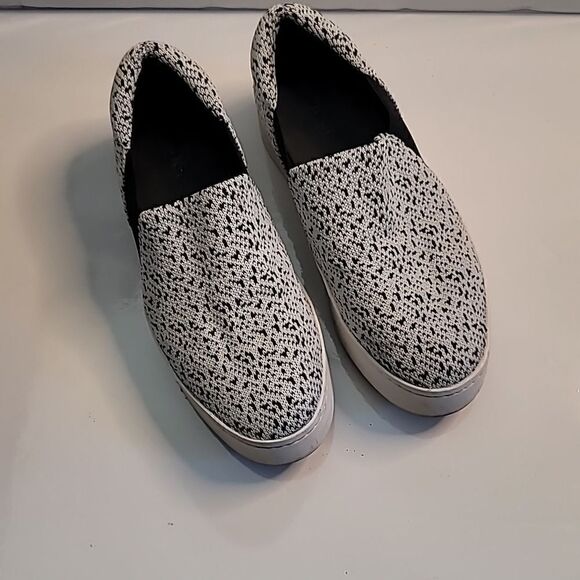 Vince Warren Knit Animal Print Slip Ons - Picture 4 of 13